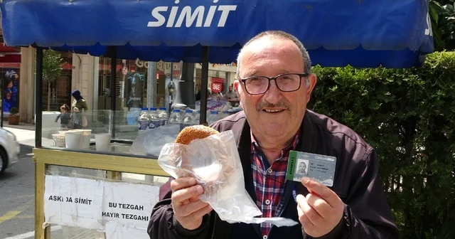 Tezgahı küçük, gönlü büyük engelli simitçi Başlattığı uygulamayla ihtiyaç sahiplerine ücretsiz simit veriyor Ordu Haberleri