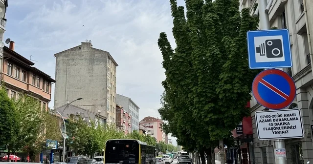 Çorum Belediyesi nden trafik yoğunluğuna karşı süreli park uygulaması Çorum Haberleri