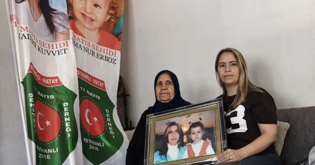 Evlatlarını Reyhanlı patlamasında kaybeden anne ve kızı 13 yıldır aynı acıyla yaşıyor Kızını ve kardeşini saldırıda kaybeden Hatice Kübra Erboz: Katilleri Türk bayrağı altında esir düşmüş ve elleri kelepçeli gördük Hatay Haberleri