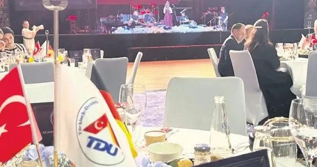 YAVUZ DONAT Gurbetçiler