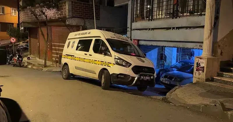Şişli’de konuşmak için gittiği eşine ateş açtı; mermer parçaları kadını yaraladı
