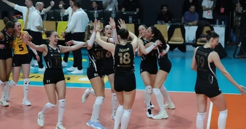 Önce kupayı aldı sonra yüzüğü taktı: VakıfBank ın yıldızı nişanlandı