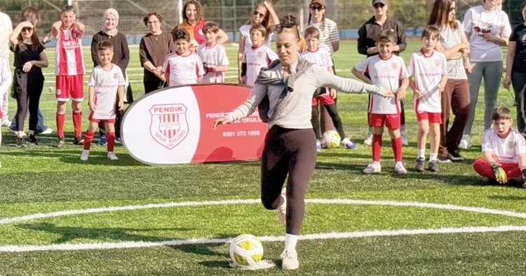 Çocuklarına penaltı attılar