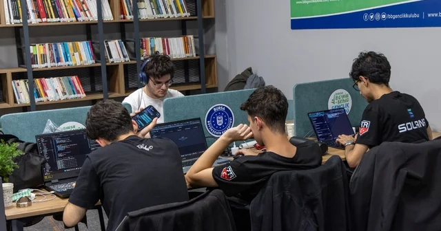Genç yazılımcılar, teknoloji maratonunda buluştu Bursa Haberleri