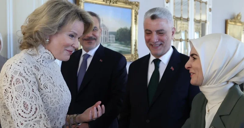 Brüksel siyasetinin iki tanıdık ismi İstanbul’da buluştu: Kraliçe Mathilde’e Bakan Göktaş eşlik etti Politika Haberleri