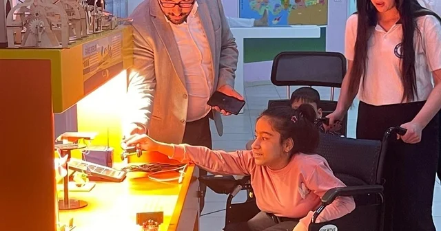 Cizre de engelli öğrencilerin evdeki eğitimi, bilim ve sevgiyle sokağa taşındı Şırnak Haberleri