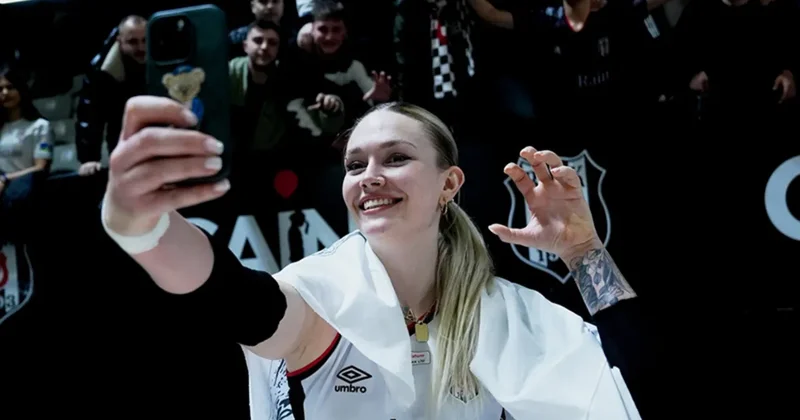 Kuzeyboru, Julia Szczurowska ile anlaştı!