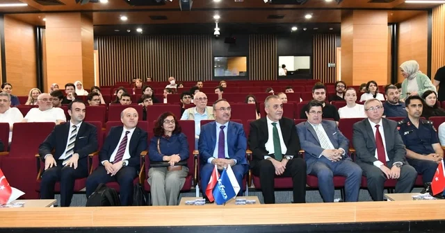 Tarihin İzinde Tekirdağ konferansında kentin tarihi gelişimi, kültürel mirası ve stratejik önemi anlatıldı Tekirdağ Haberleri