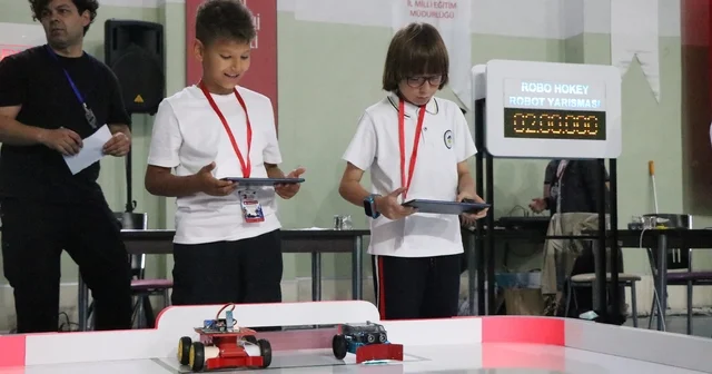 Bolu da öğrenciler tasarladıkları mini robotlarla yarıştı Bolu Haberleri
