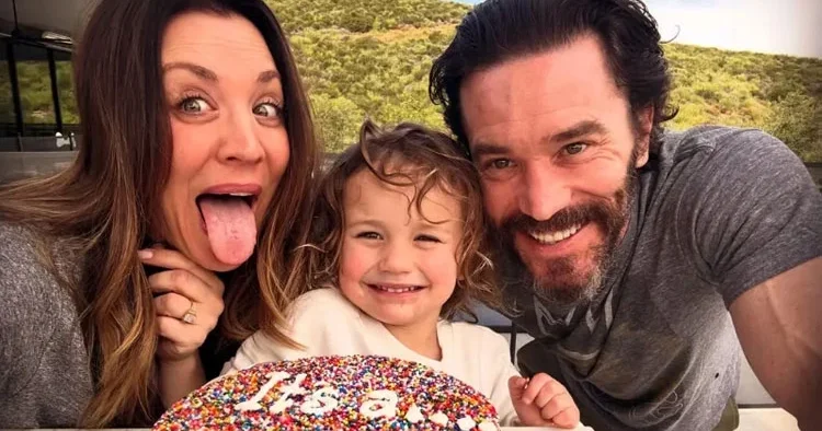 Önceki iki evliliği de boşa gitmişti... Bu defa hedefi 12 den vurdu: Oyuncu çifte ikinci bebek geliyor
