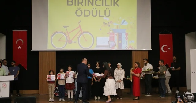 Diyarbakırlı öğrenciler ödüllerini aldı Diyarbakır Haberleri