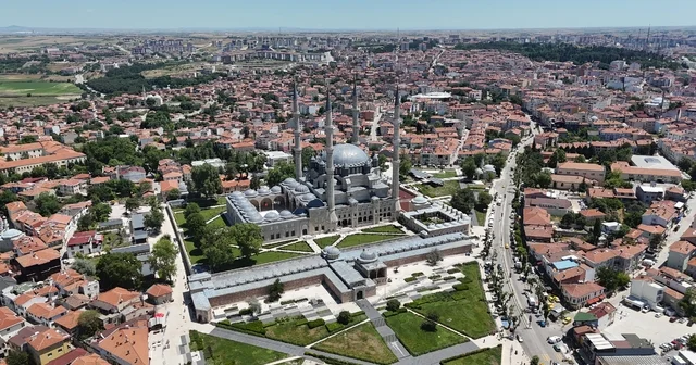 Selimiye de tarihi gün: Cumhurbaşkanı Erdoğan a Edirne de büyük sevgi seli Edirne de esnaf ve vatandaşlardan Erdoğan a övgü dolu sözler Edirne Haberleri