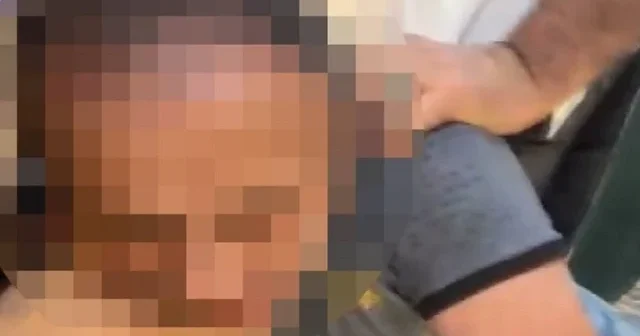 Eyüpsultan da tramvayda 17 yaşındaki kızı taciz ettiği iddia edilen şahıs darbedilip polise teslim edildi VİDEO İZLE