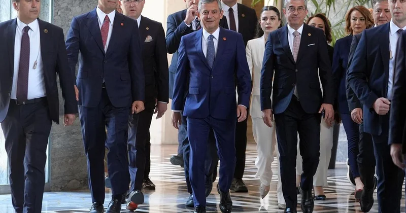 Özgür Özel in yol haritası netleşti! Yeni parti için tarih belli oldu
