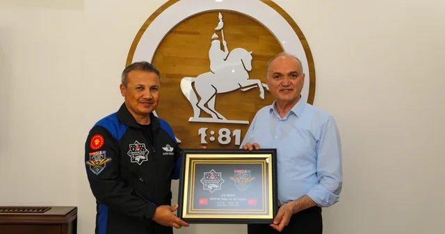 Başkan Özlü, Türkiye nin ilk astronotunu ağırladı Düzce Haberleri