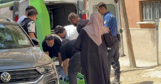 Seslendikleri annelerini yatağında cansız buldular Eskişehir de 57 yaşındaki kadın yatağında ölü bulundu, şüpheli görülen ölümü polis incelemeye başladı Eskişehir Haberleri