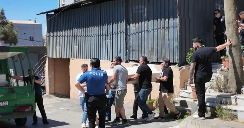 Pendik te iş yerinde bir kişi tabancayla kendini vurarak intihar etti