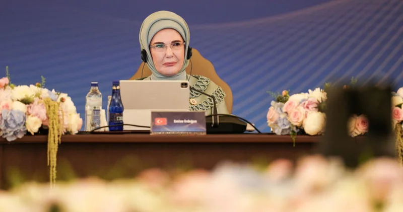Srebrenitsa Soykırımı Emine Erdoğan dan Srebrenitsa anması