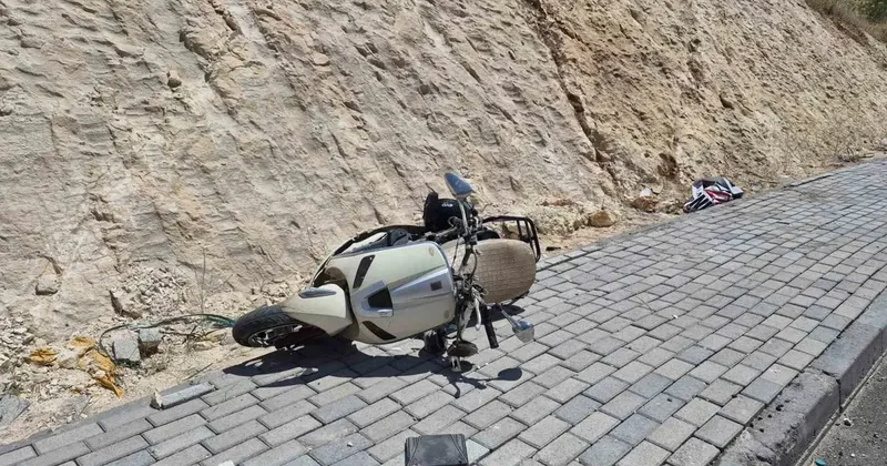 Kontrolden çıkan motosiklet devrildi: 1 yaralı