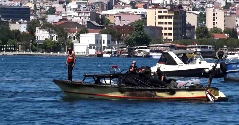 Balat ta Tekne Yangını: Baba ve Oğul Kurtuldu