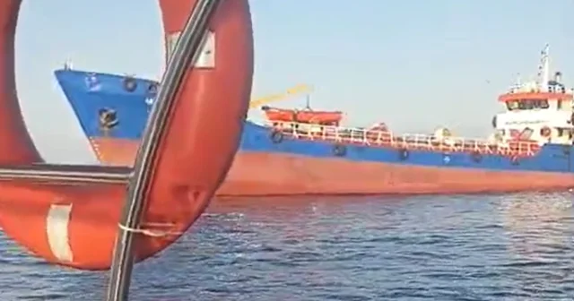 Yalova açıklarında su tankeri tekneye çarptı: 2 kişi denize atlayarak kurtuldu Yalova Haberleri Habertürk Yerel Haberler