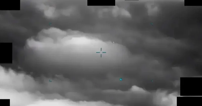 Askeri uçaklar bile takip edemiyor! Pentagon yeni UFO arşivlerini paylaştı: Çok hızlı