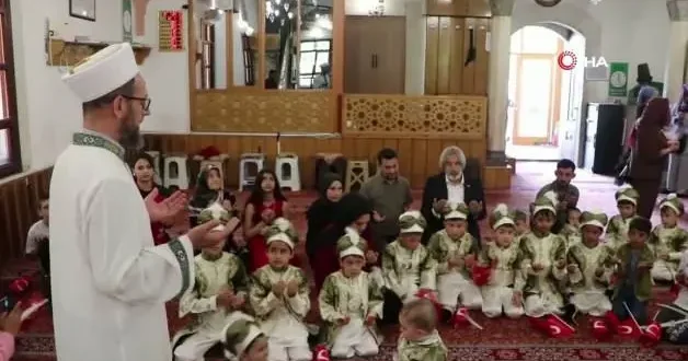 530 yıl önceki vasiyet yerine geldi: Sultan II. Bayezid in hayır şartı Karamanlı çocukların bayramı oldu