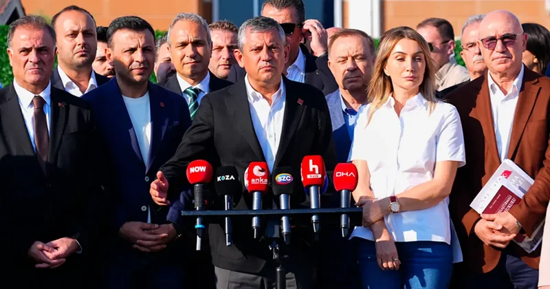 Özgür Özel den yeni parti sinyali: Sizi hiç üzmeden yeni bir yol açacağız