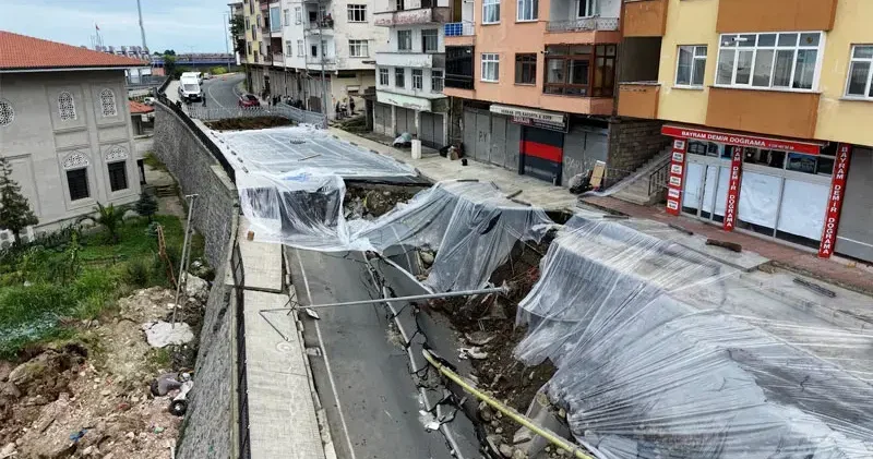 Rize’de çöken yolda önlem