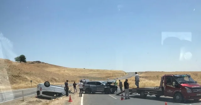 Cip ile hafif ticari araç çarpıştı; 1 i ağır, 9 yaralı Diyarbakır Haberleri Habertürk Yerel Haberler