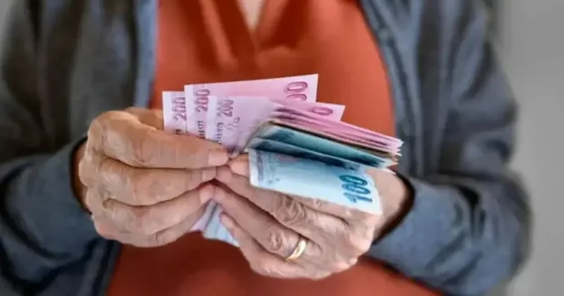 Milyonlarca emekliye zamlı maaş takvimi netleşti! Fark ödemeleri ağustosta yapılacak