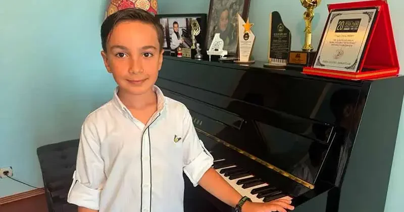 Fransa’daki piyano yarışmasında en iyi kulak seçilen Özgür: Ülkemi temsil etmeyi sürdüreceğim