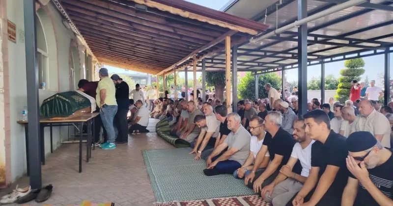 Elektik akımına kapılarak ölen baba ve oğlu gözyaşları arasında toprağa verildi