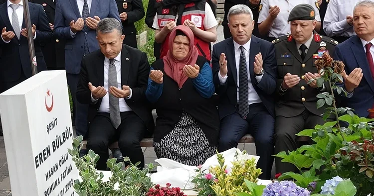 Şehit Eren Bülbül şahadetinin 9’uncu yılında anıldı! Anne Ayşe Bülbül: Benim için 9 bin yıl geçti