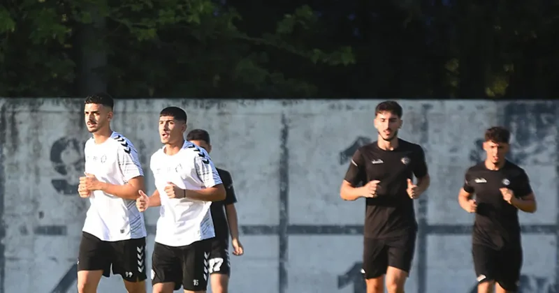 Türkiye nin köklü kulübünde 17 futbolcu idmana çıkmıyor