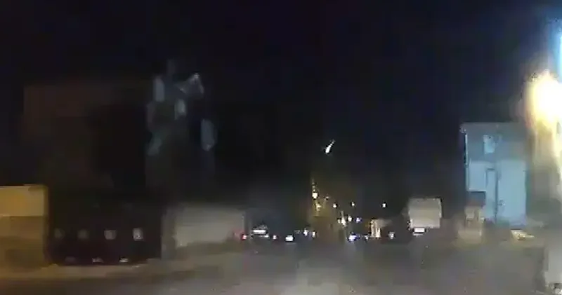 İstanbul da gök taşının düşme anı kamerada
