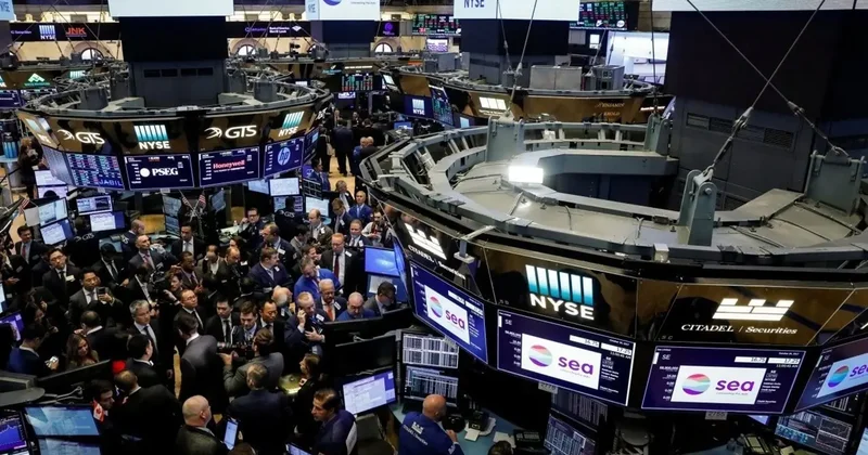 New York borsası karışık seyirle açıldı