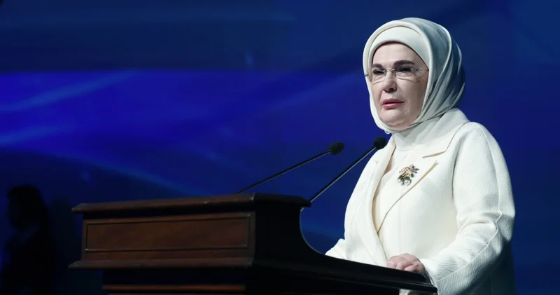 DAVOS tan Emine Erdoğan a davet: Liderler zirvesinde açılış konuşması yapacak