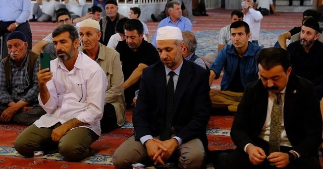 Van Ulu Cami de ezanların güzel sesi yankılandı Van da Ezanı Güzel Okuma Yarışması Bölge Finali düzenlendi Van Haberleri Habertürk Yerel Haberler