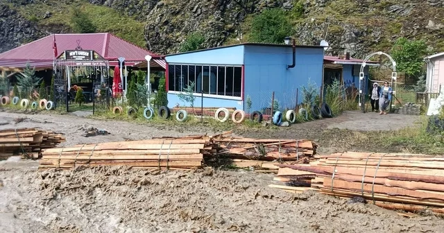 Sağanak yağış Şavşat ta etkili oldu, cadde ve sokaklar suyla doldu Artvin Haberleri Habertürk Yerel Haberler