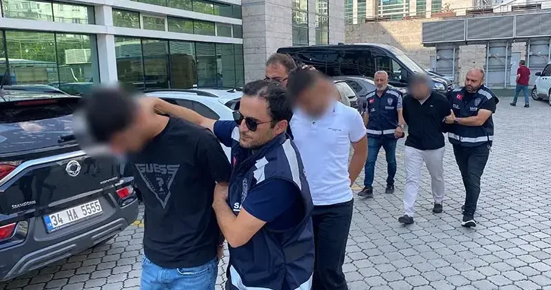 Kırtasiyeciyi darp olayında 3 şüpheli adliyeye sevk edildi