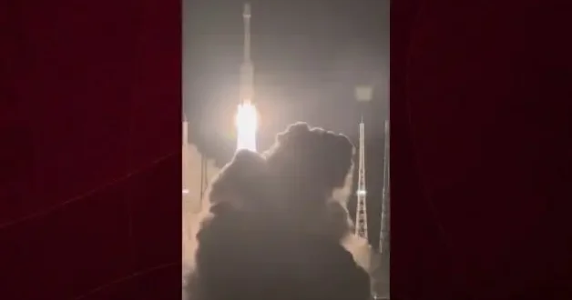 Çin in uydu taşımak üzere fırlattığı roket havada infilak oldu