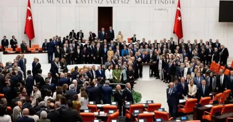 Tarihi yasa rekor oyla kabul edildi YENİ Parti de çatlak! Parti parti Evet hayır tablosu