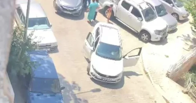 İzmir de kadın sürücülerin trafikteki kavgası kamerada; toplam 540 bin lira ceza uygulandı İzmir Haberleri Habertürk Yerel Haberler