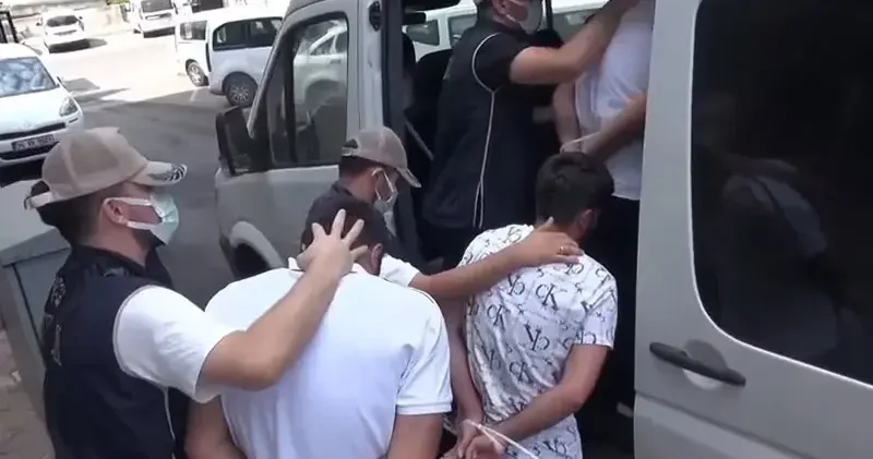 ‘Uyuşturucu ve fuhuşla mücadele’ adı altında 2 kişiyi darbeden 6 şüpheliden 3’ü tutuklandı