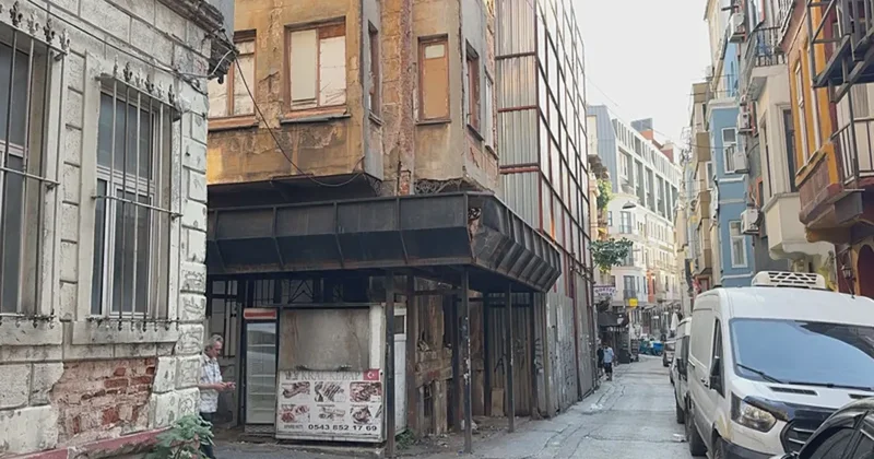 Kötü koku ihbarından vahşet çıktı: Cani komşunun planı ekiplere takıldı!