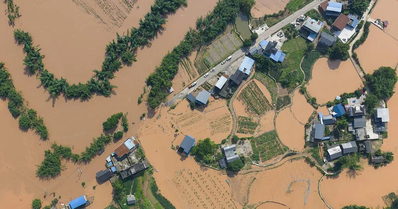 Çin in başkenti Pekin de beklenen yağışlar nedeniyle 2. seviye sel acil durum planı devreye sokuldu
