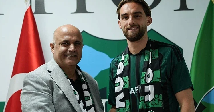 Kocaelispor, Berkan Kutlu’yu kadrosuna kattı!