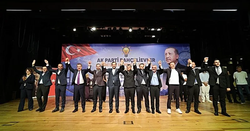 Bahçelievler de meclis çoğunluğu el değiştirdi! 3 meclis üyesi CHP den AK Parti ye geçti