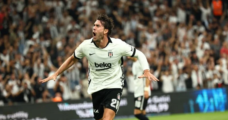 Dusan Vlahovic ten Orkun Kökçü ye övgü